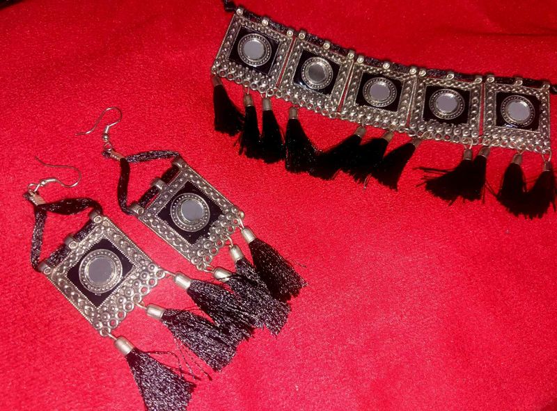 Black Tassel Choker With Earrings For Navratri