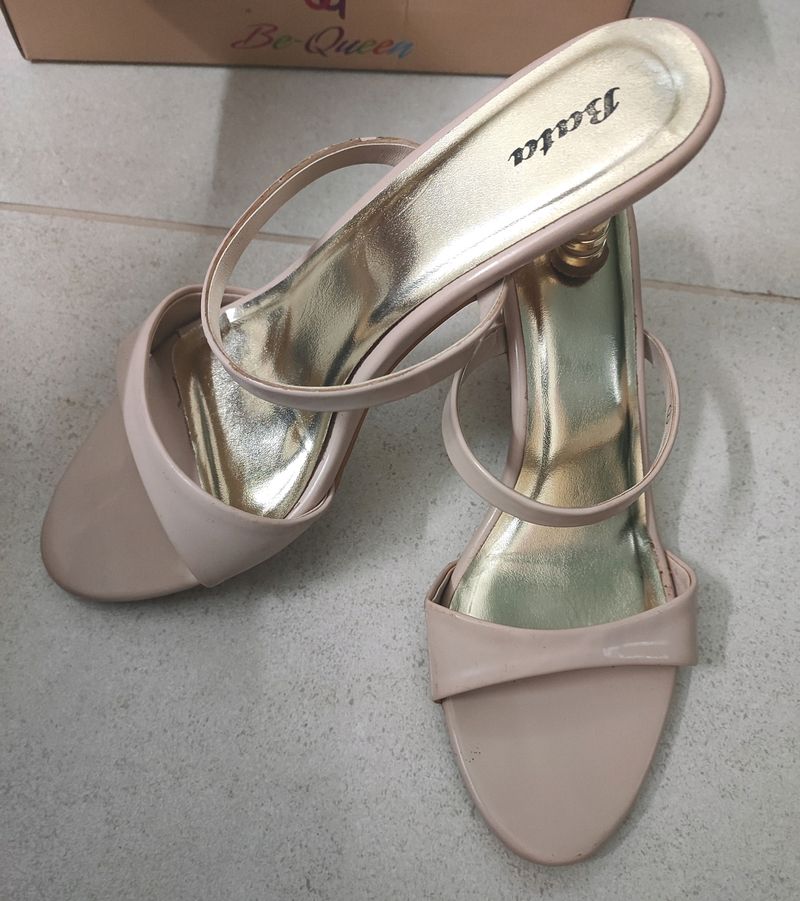 LOVELY BATA HEELS