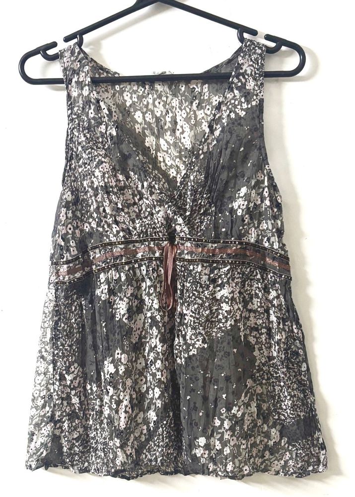 Floral Print Sleeveless Top
