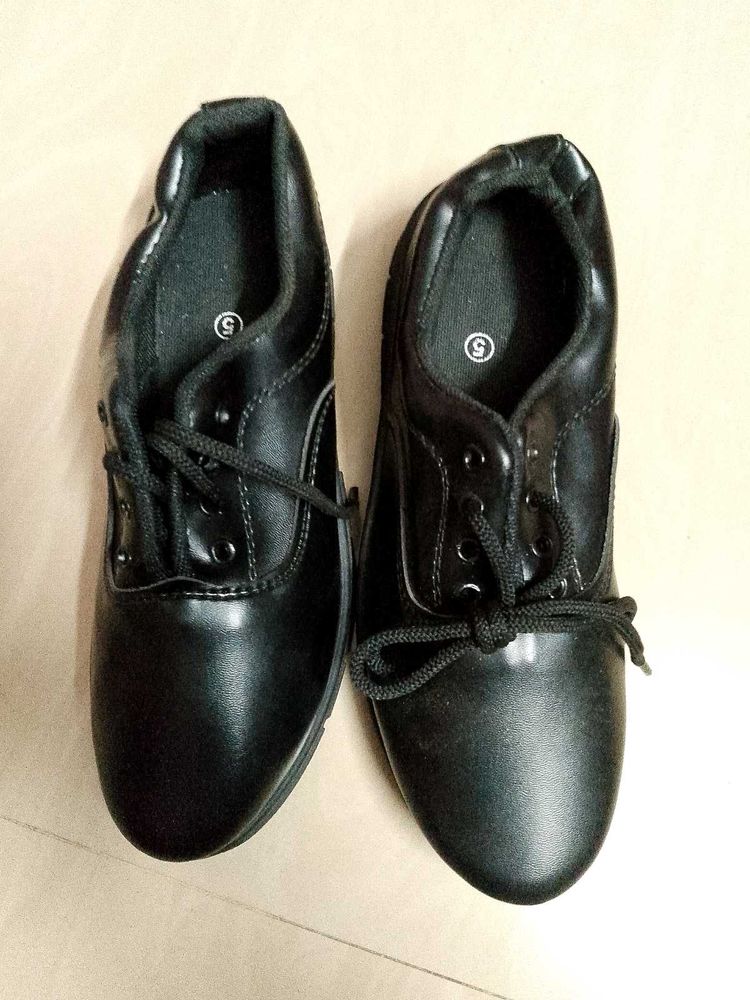 Black Shoe