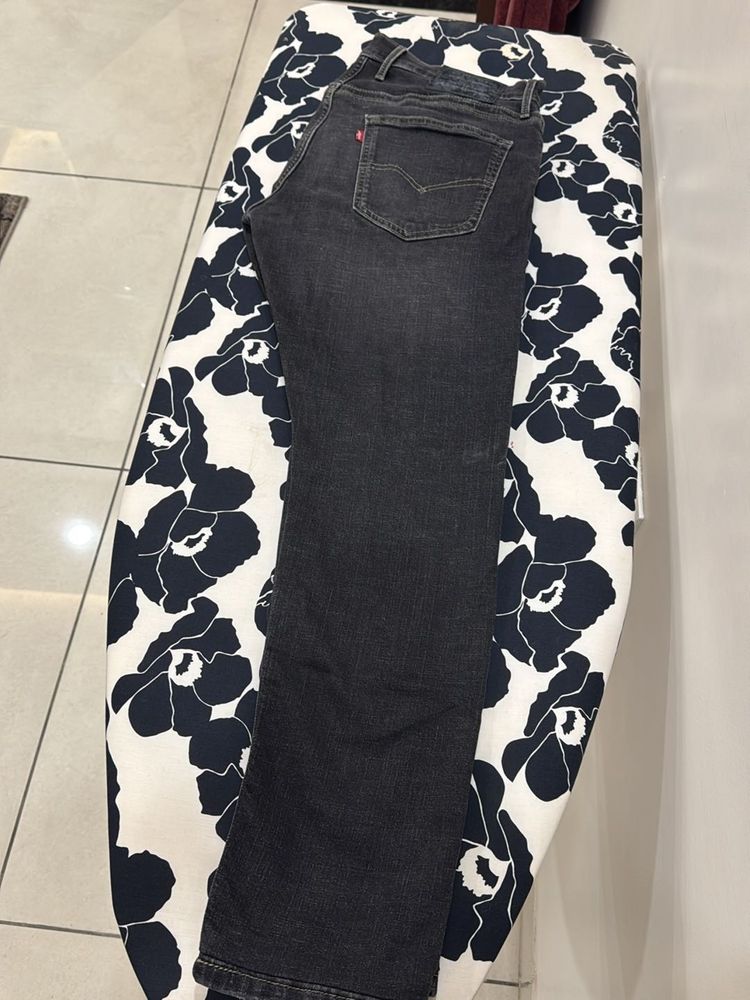 Levi&#39;s Dark Grey Fit Jeans