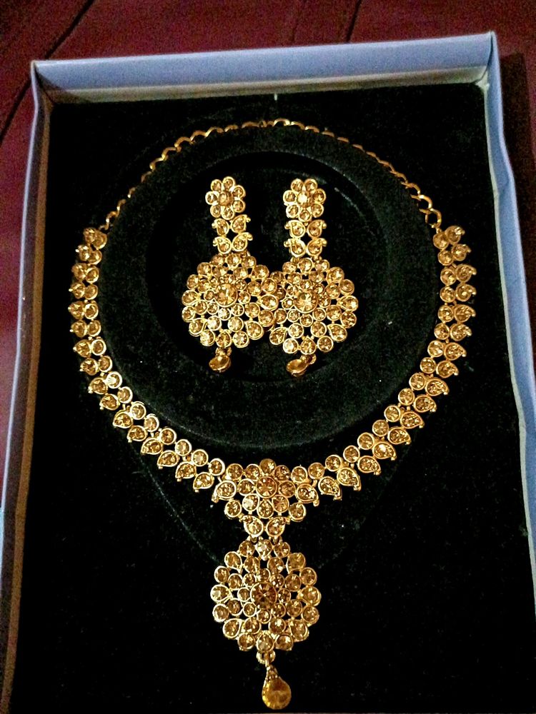 Beautiful 😍❤️ Necklace Set Not Even Once Used