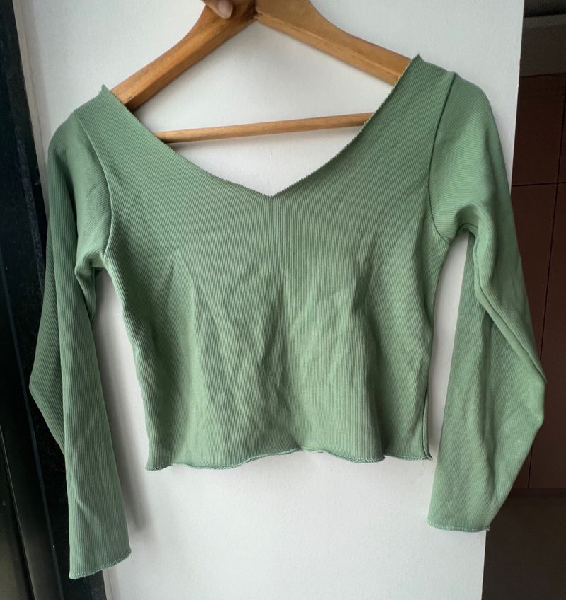 Full Sleeves Crop Top