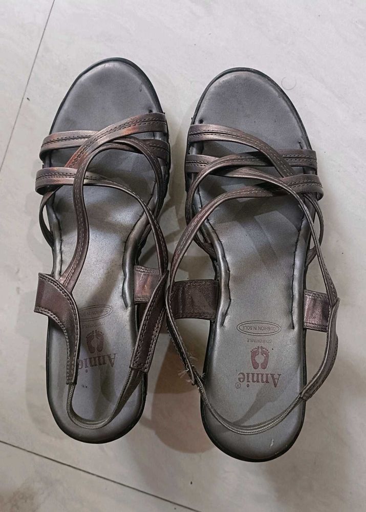 Annie Wedges