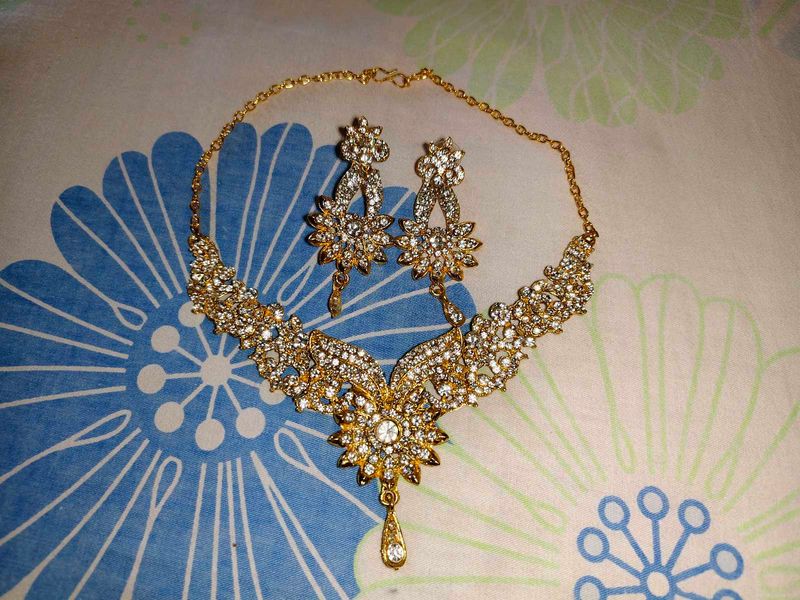 Sparkling Necklace &amp; Earring Set