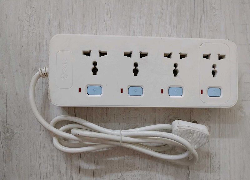 Bull 4 socket,switch 1.5M Wire Extension board