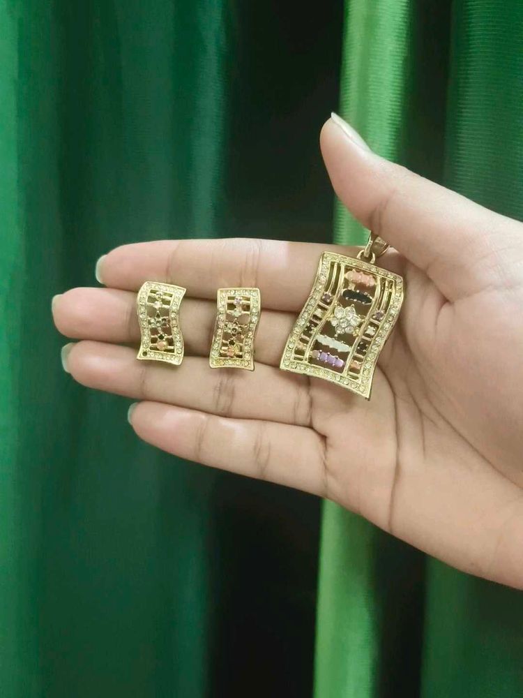 Golden Colour Earring And Pendan Colourfull Stones