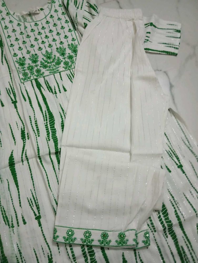 EMBROIDERED KURTI SET