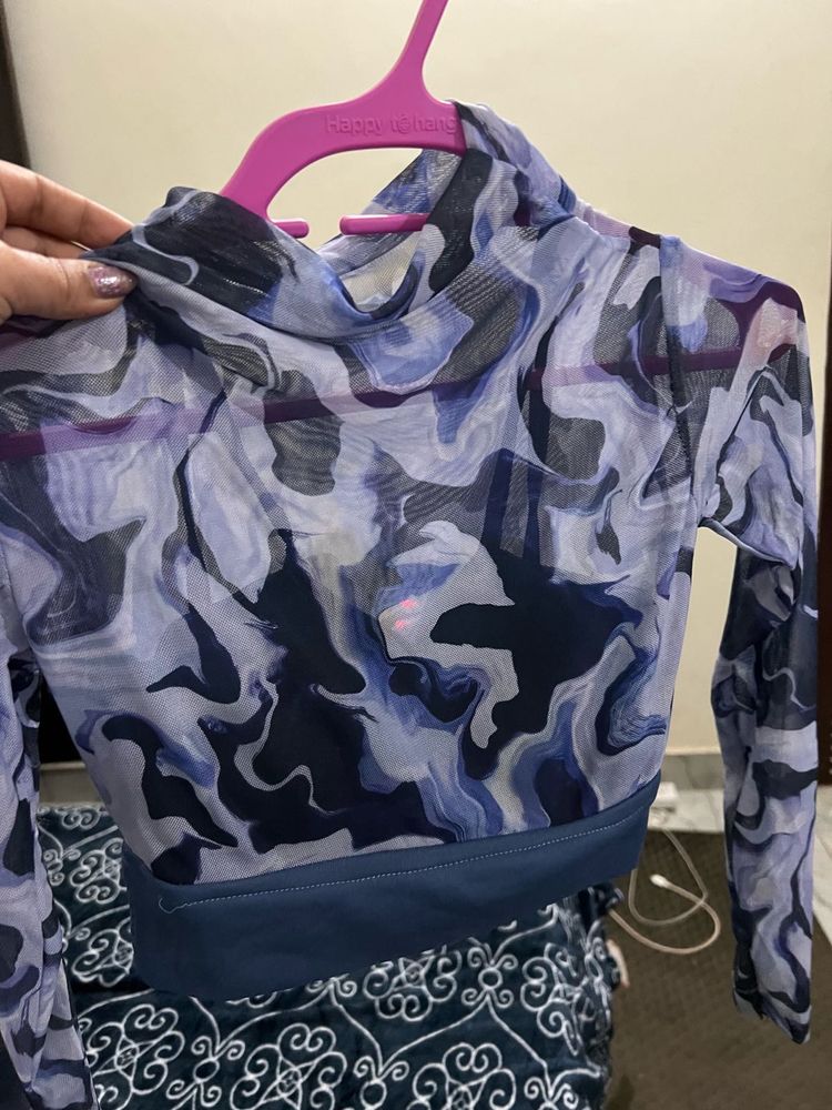 Stylish Patterned Crop Top