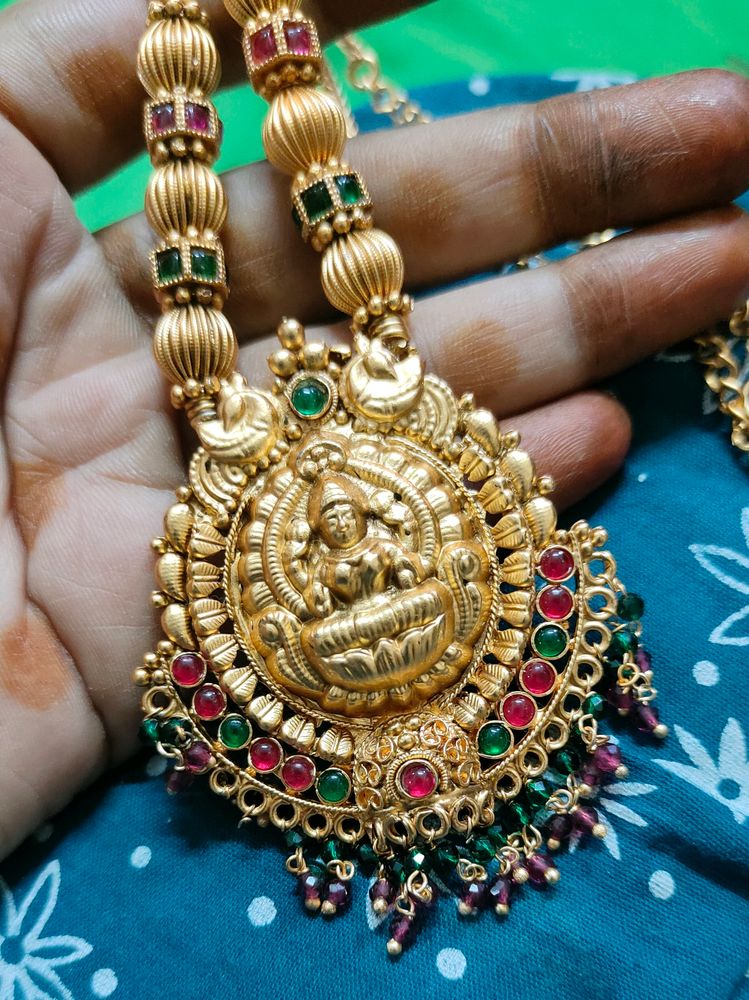 Lakshmi Pendant Set