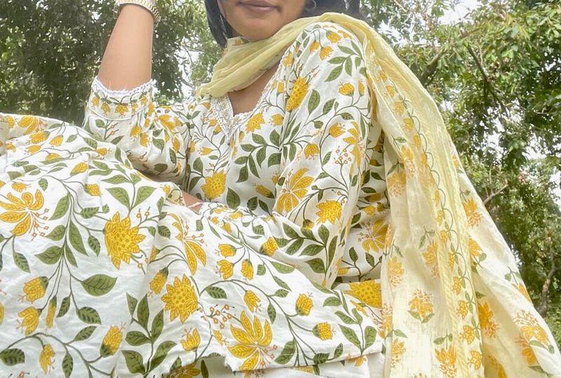 YELLOW FLORAL PRINT KURTA SET