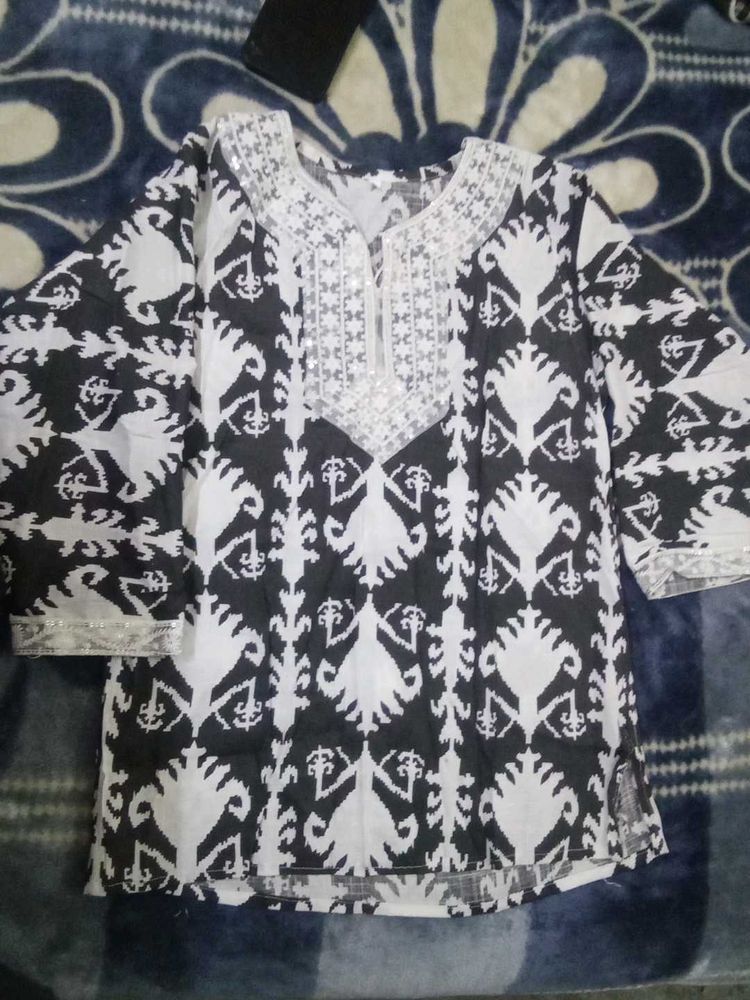 Black &amp; White Patterned Kurta