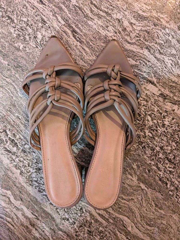 Elegant Beige Heels 👠