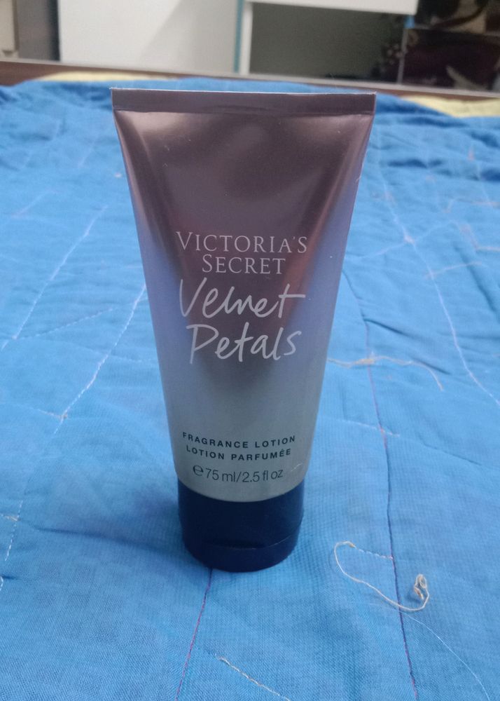 Victoria&#39;s Secret Velvet Petals Lotion