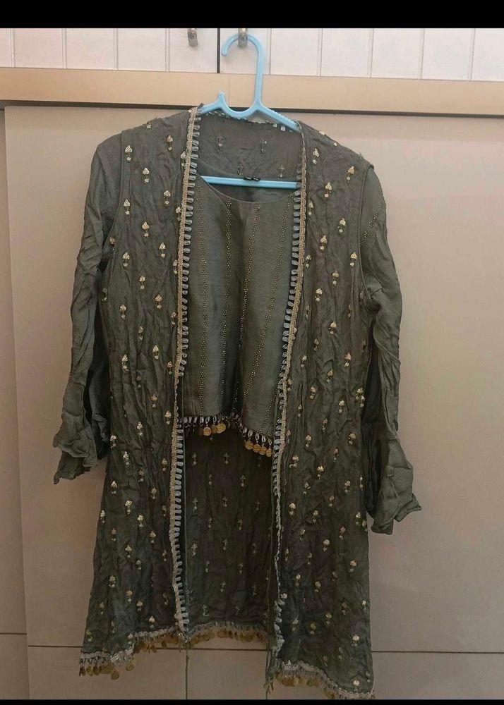 lehnga choli with shrug