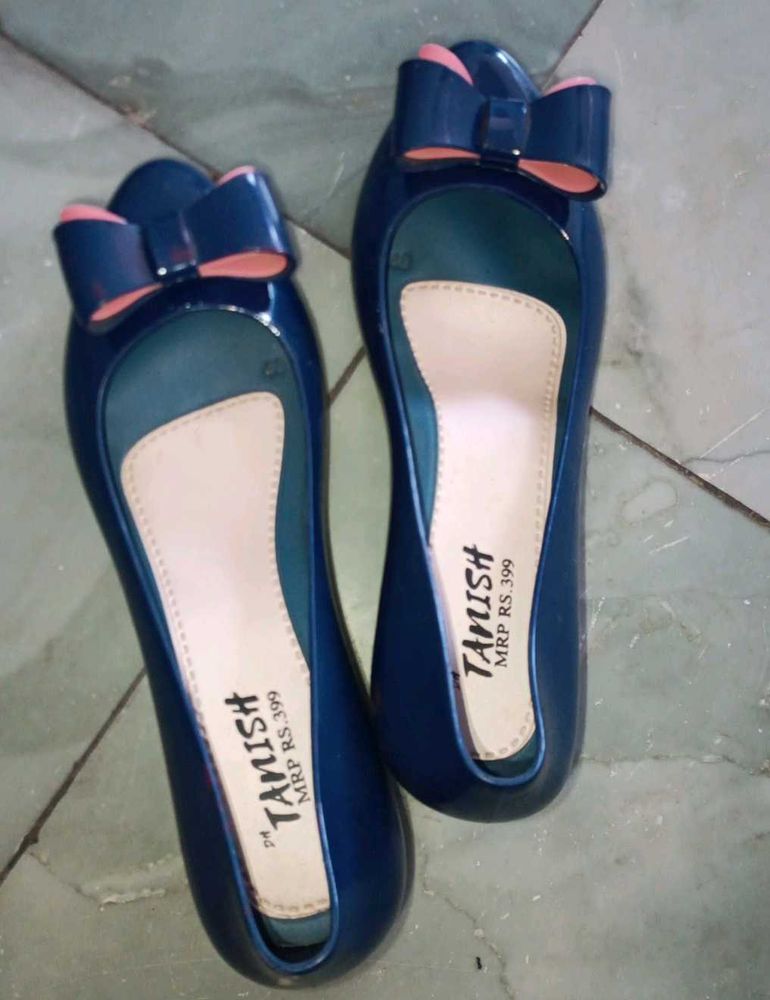 Cute Blue Bow Wedges