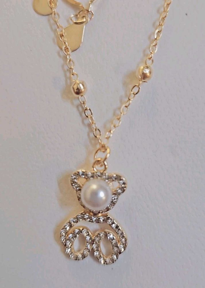 Layered Chain Pearl Pendant Necklace