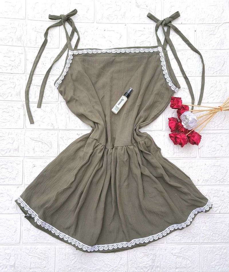 Olive Lace Top 💚
