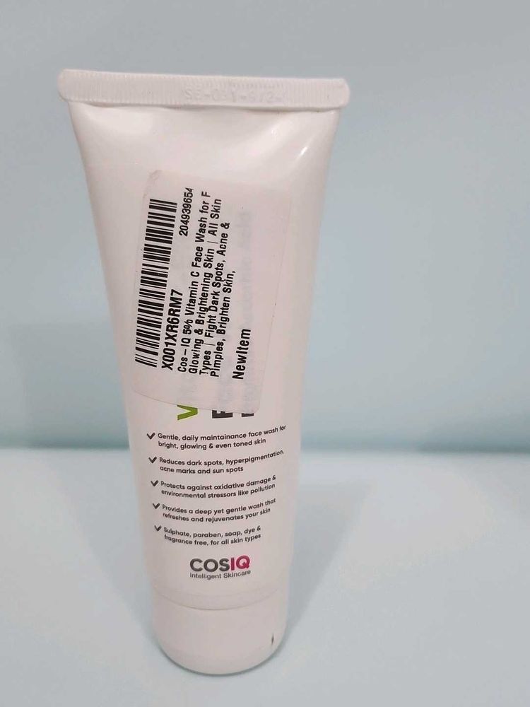 COSIQ Vitamin C Face Wash