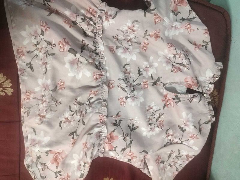 Floral Ruffle Blouse