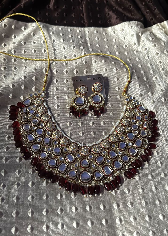 Gorgeous Necklace &amp; Earring Set