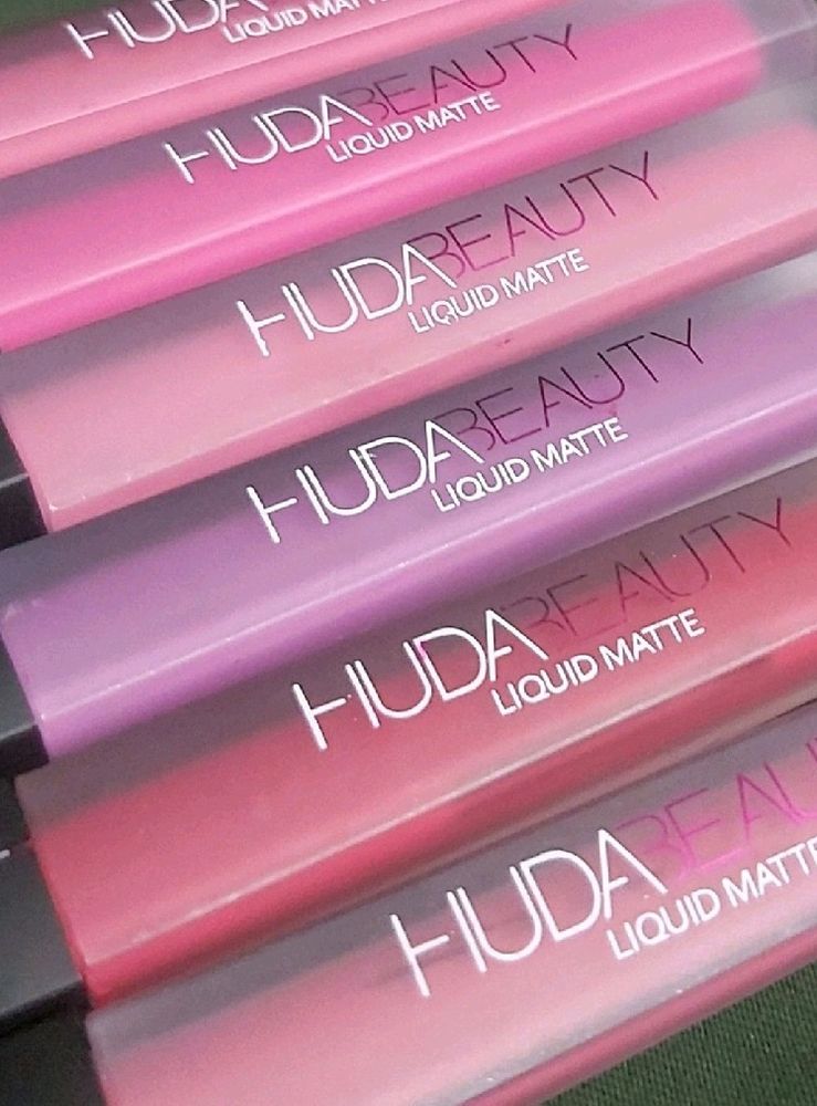 👄 HUDA Beauty Lipstick