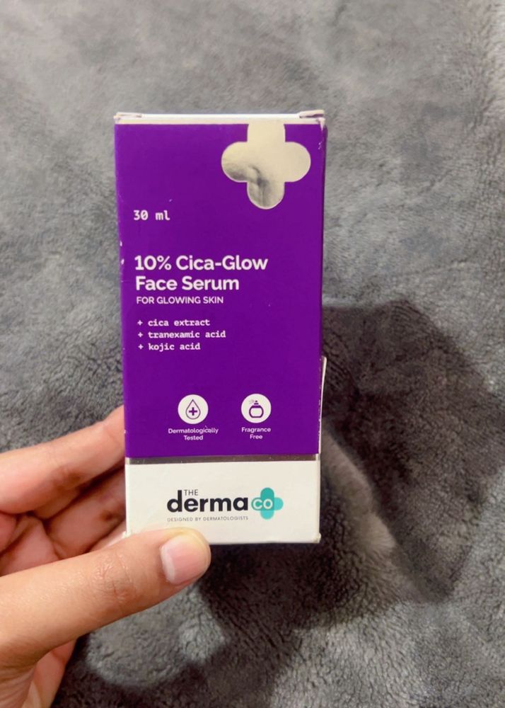 Derma Co 10%Cica Glow Face Serum
