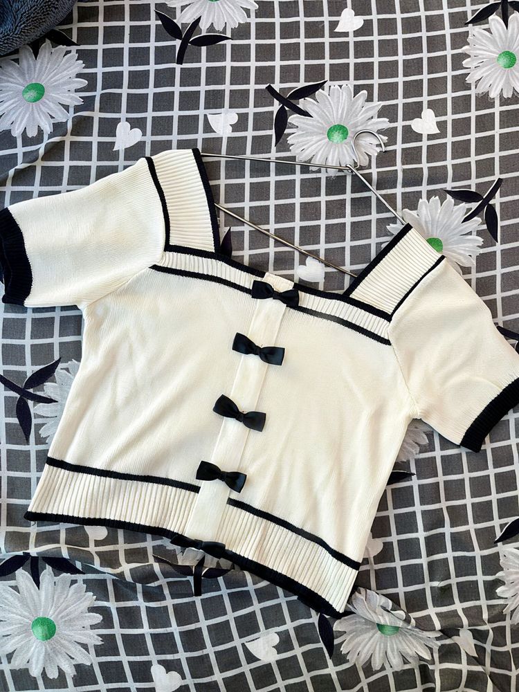 White Cropped Bow Top With Black Ribbons