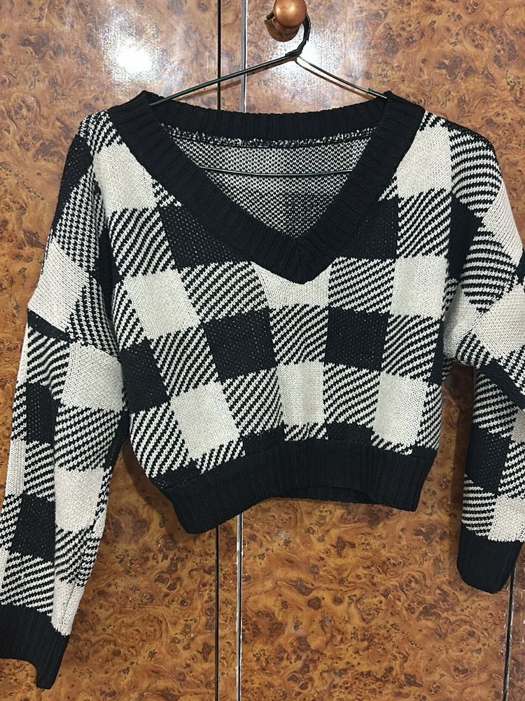 Crop Checkered V-Neck Sweater