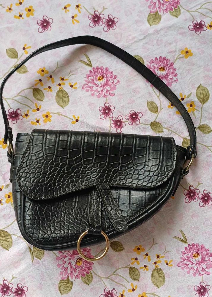 Chic Black Croc Embossed Shoulder Bag