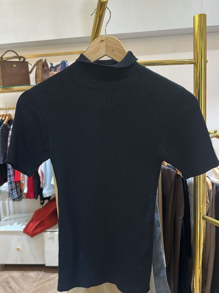 knitted Black turtle neck Top