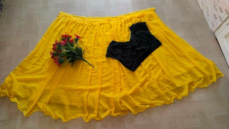 Stylish Lehnga Choli 🖤💛