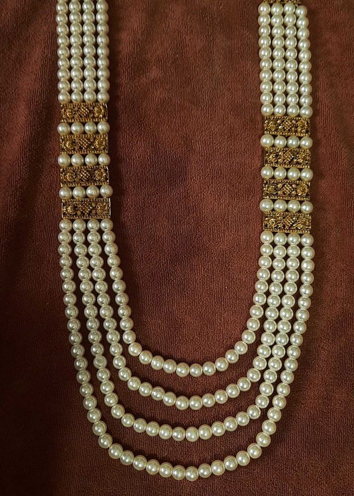 Pearl and Gold Tone Necklace