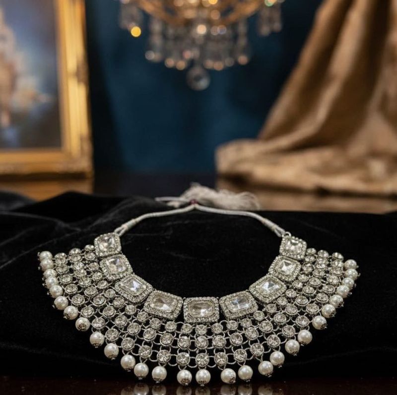 Elegant Pearl Statement Necklace