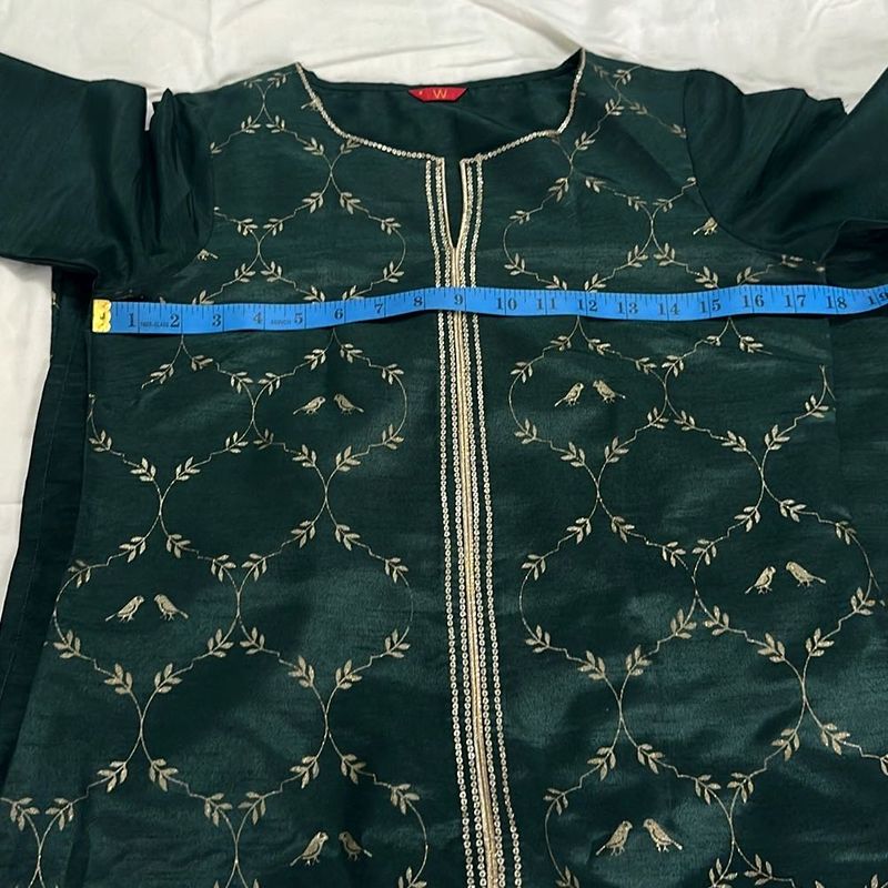 Women Green Ethnic Pure Silk Kurta