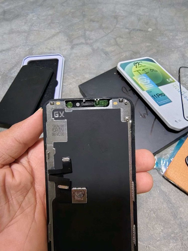 iPhone 11 Pro LCD Screen