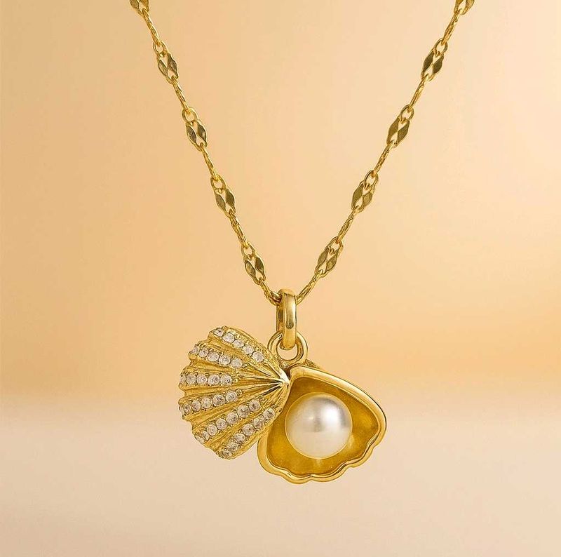 Gold Sea Shell Pearl Pendant Necklace