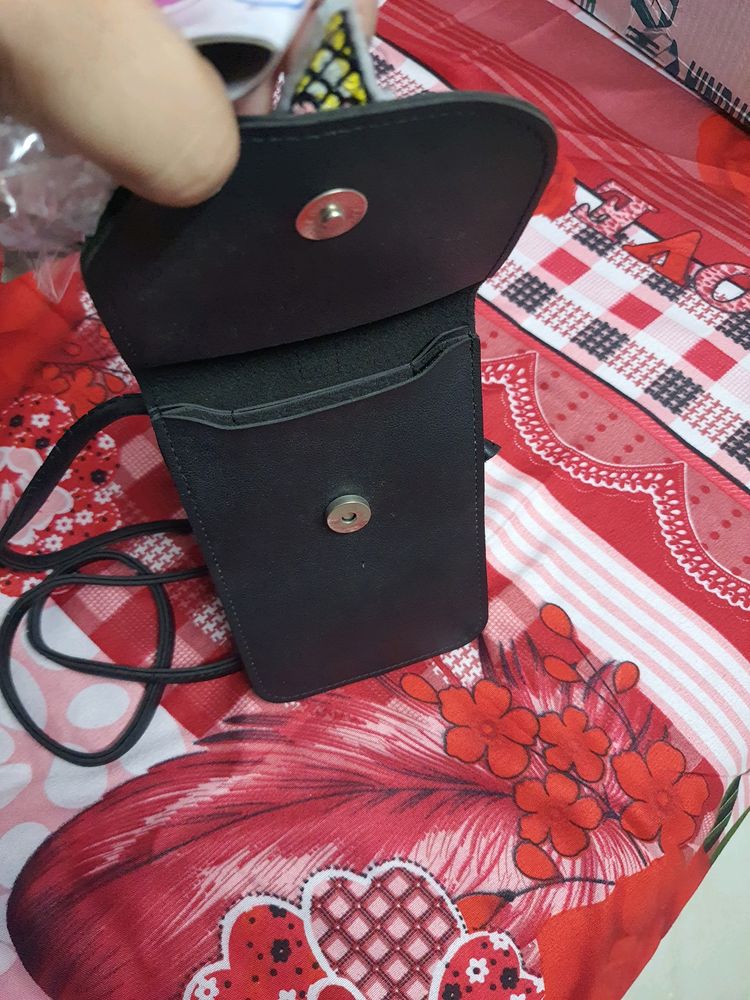 Black mobile sling bag