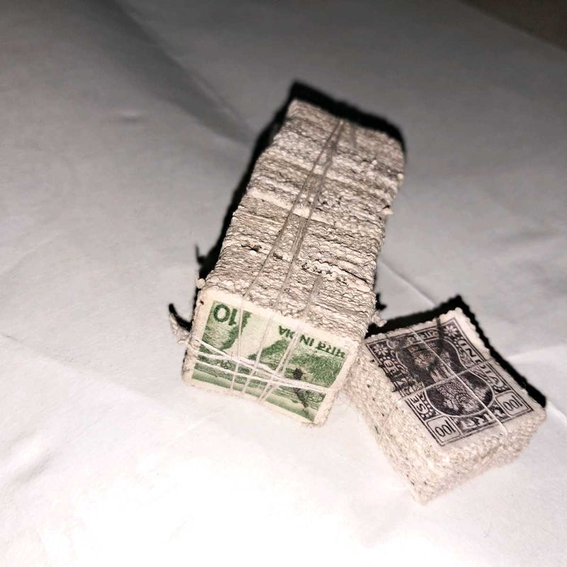 Vintage:600RepeatedStackOfStamps