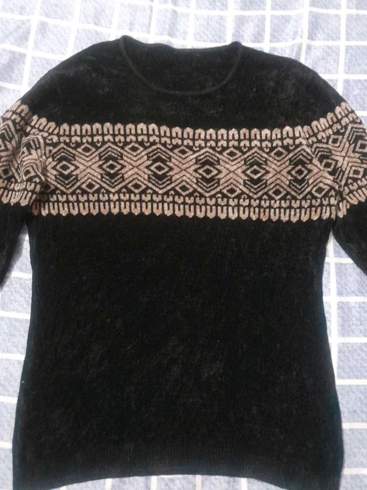 Patterned Black Pullover Sweater