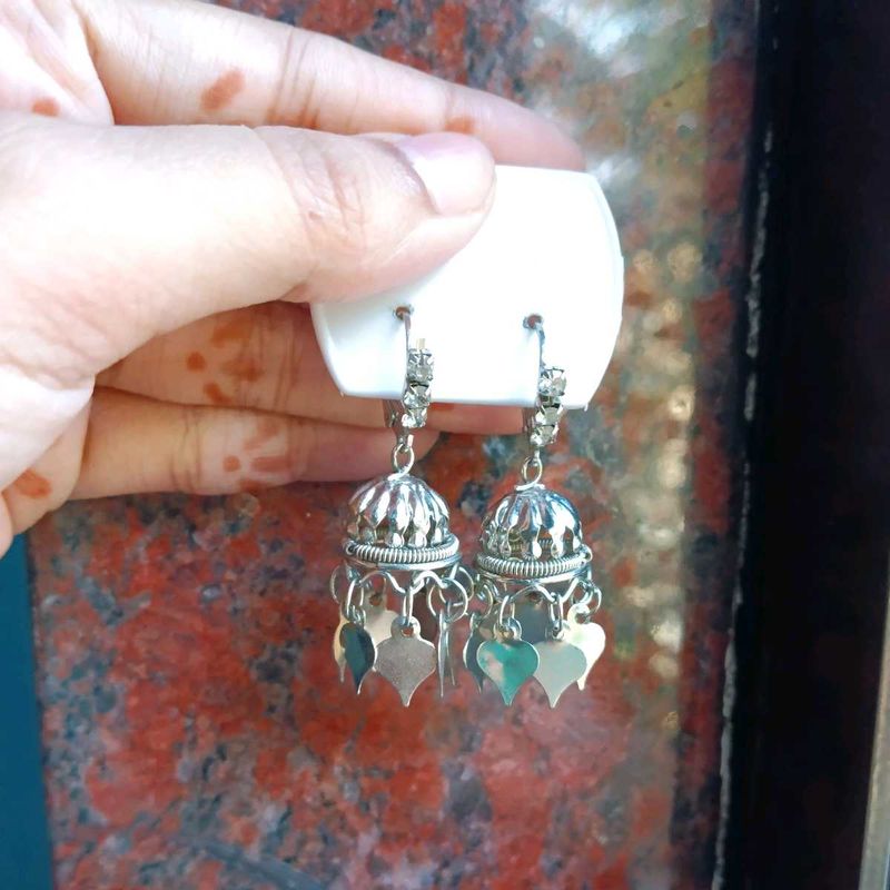Jhumkaaa