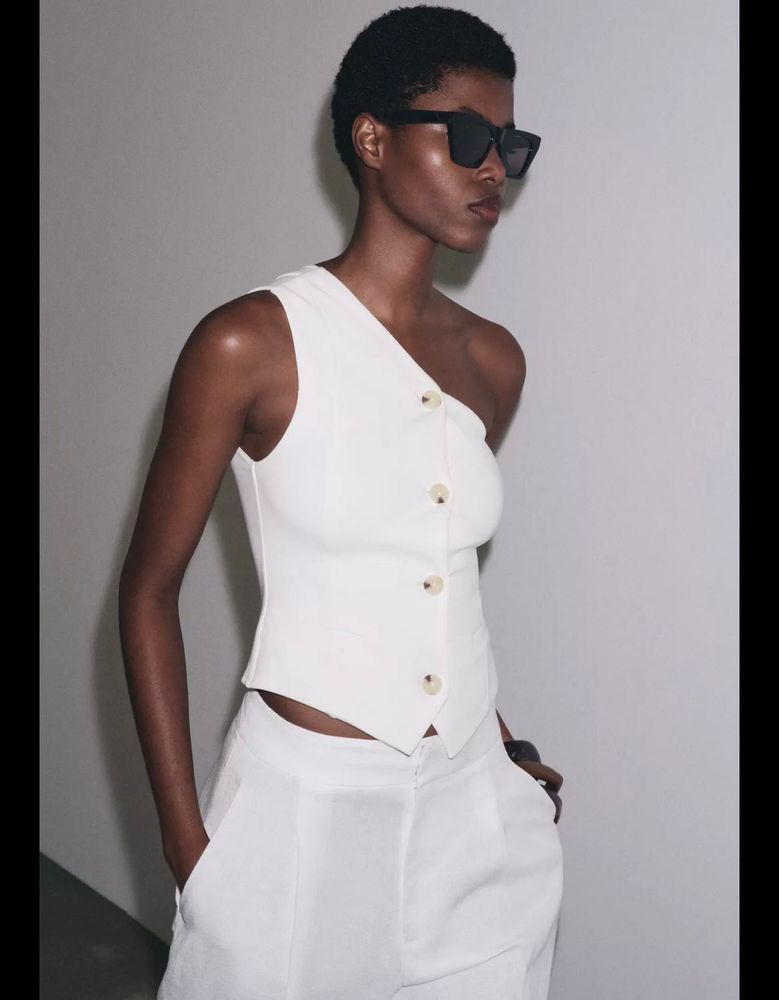 sleeveless waistcoat