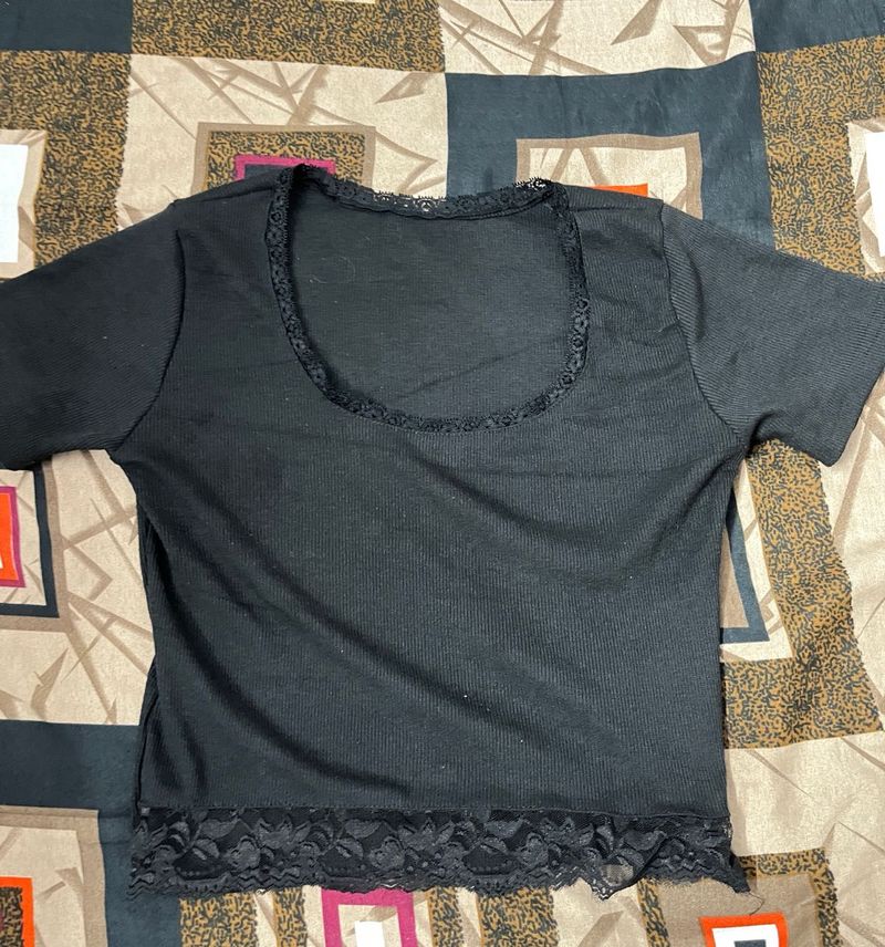 Skinfit Black Crop With Lace