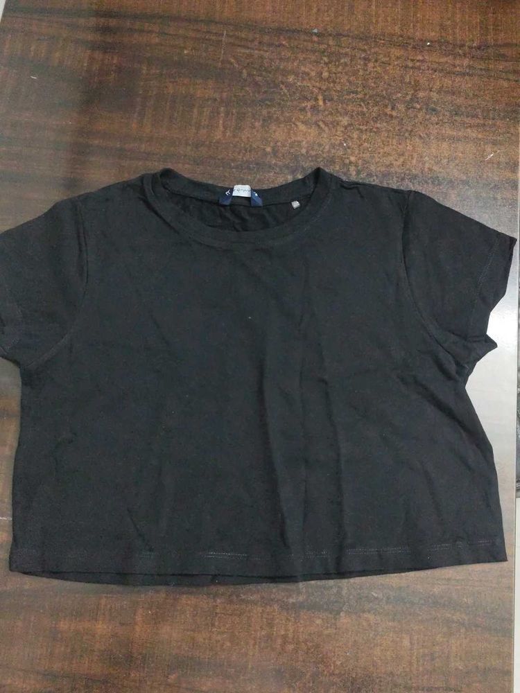 Black Basic Crop Top