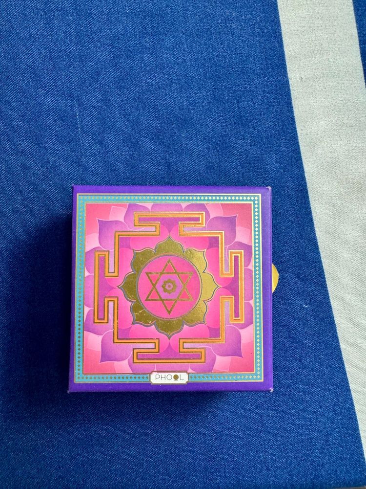 Phool Showpiece Laxmi Charan Mandir