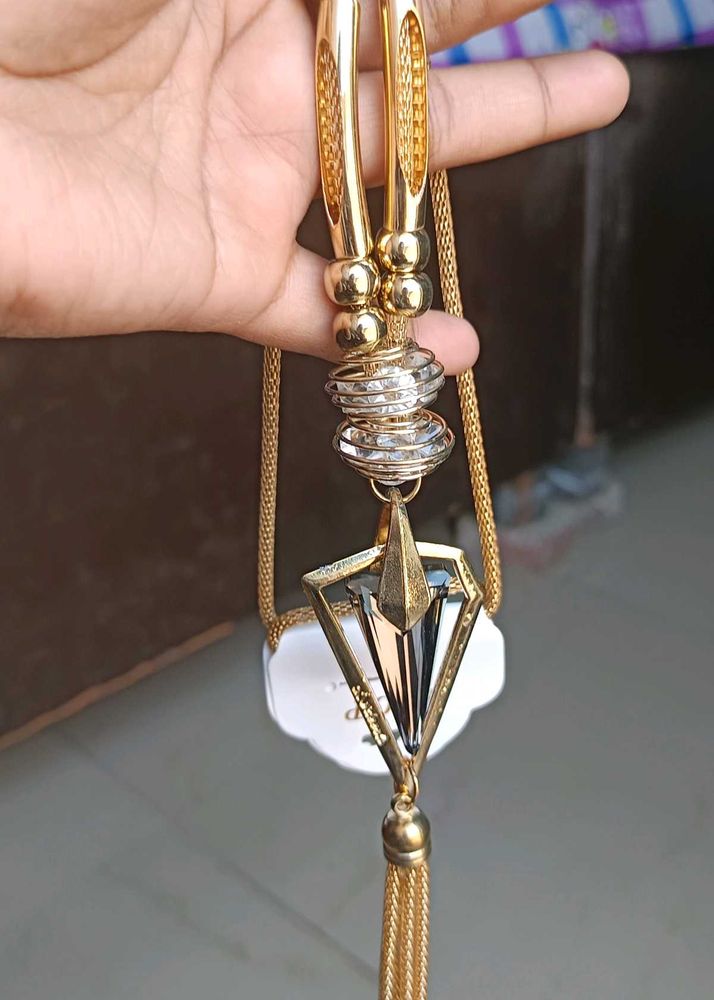 Fashionable Gold Necklace