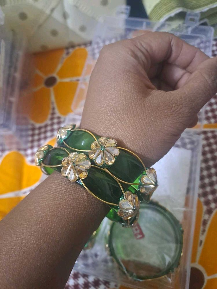 Glass Green Floral Bangle Set