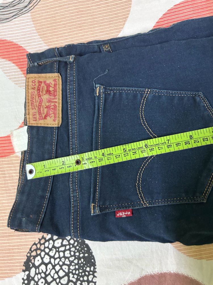 Levi’s 32 Inch 711 Jeans