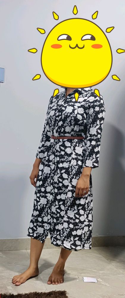 long one piece dress with smart look Belt