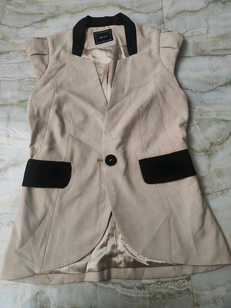 Sleeveless Blazer
